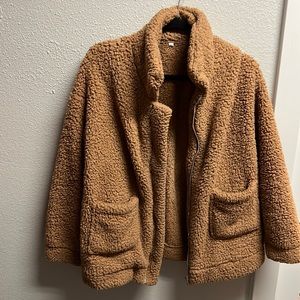 Super cozy teddy jacket! Size Large.